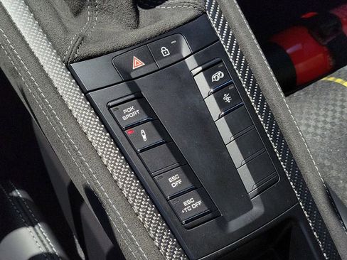 Certified 2024 Porsche 718 Cayman GT4 RS RWD image 31