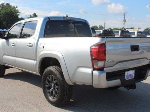 Used 2023 Toyota Tacoma SR5 w/ Technology Package AWD/4WD image 9