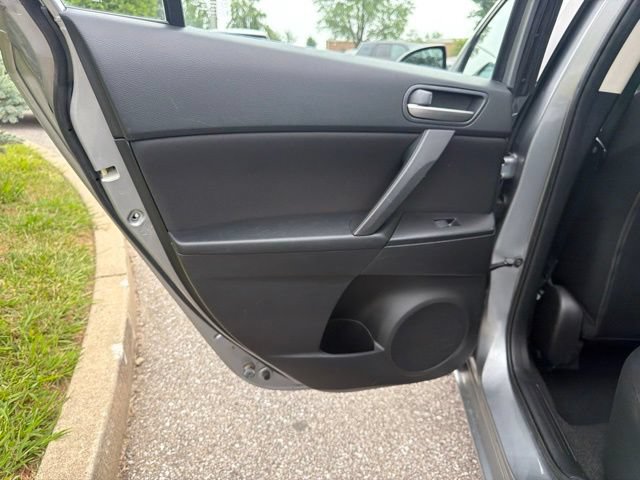 Used 2013 MAZDA MAZDA3 i Touring FWD image 21