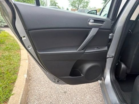 Used 2013 MAZDA MAZDA3 i Touring FWD image 21