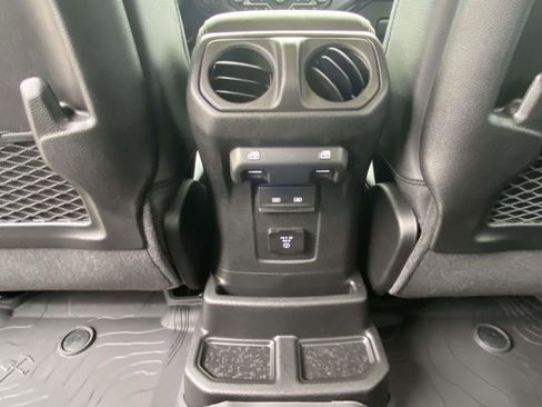 New 2026 Jeep Wrangler Unlimited Sahara AWD/4WD image 13