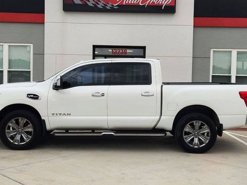 Used 2017 Nissan Titan SL w/ Chrome Package AWD/4WD image 3