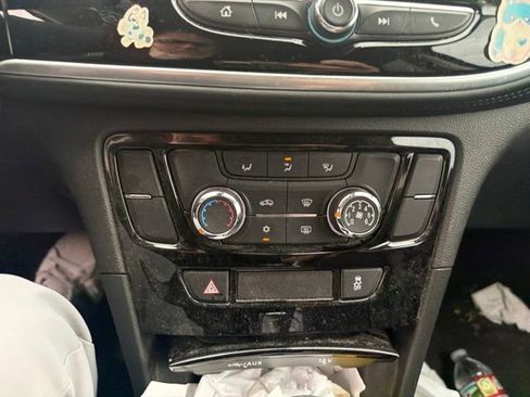 Used 2022 Buick Encore Preferred AWD/4WD image 13