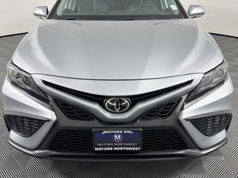 Used 2024 Toyota Camry SE FWD image 2