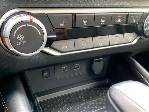 Used 2024 Nissan Altima 2.5 SR w/ SR Premium Package FWD image 28