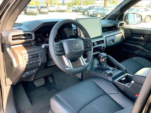 Used 2025 Toyota Tacoma Limited image 17