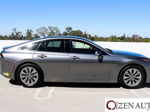 Used 2022 Toyota Mirai w/ Advanced Technology Package RWD image 5
