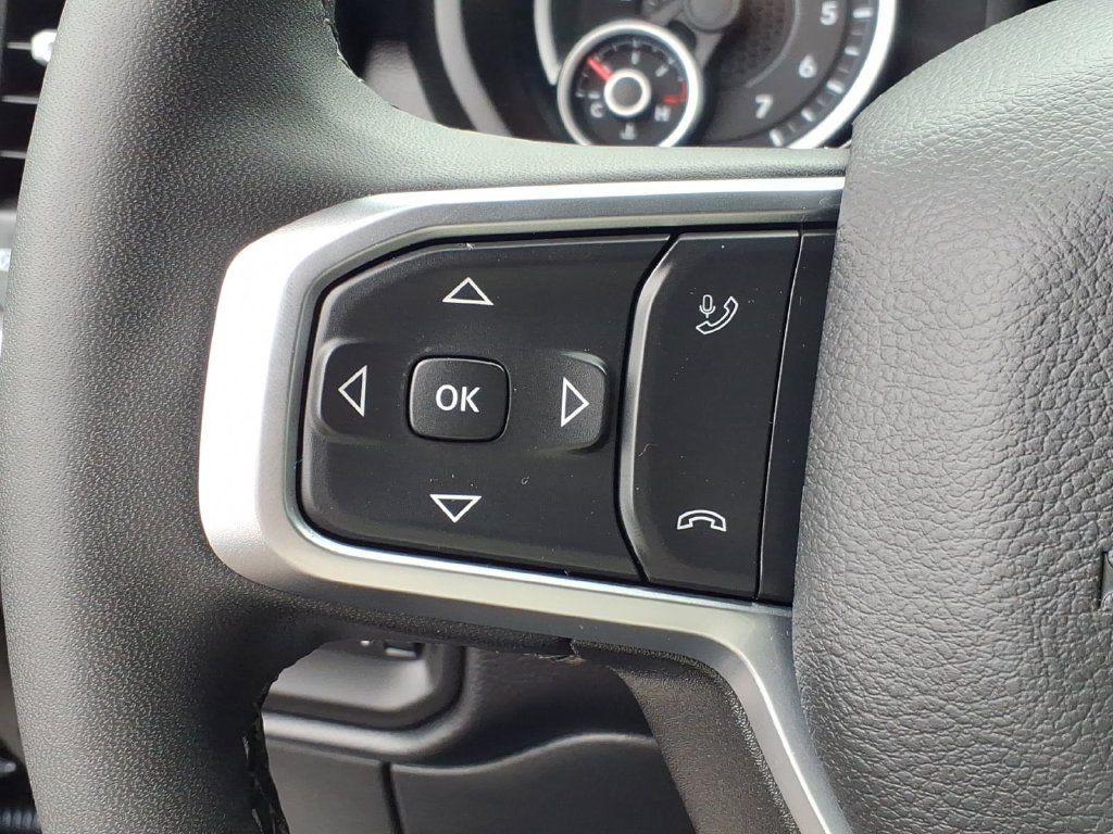 Used 2025 RAM 2500 Big Horn AWD/4WD image 11