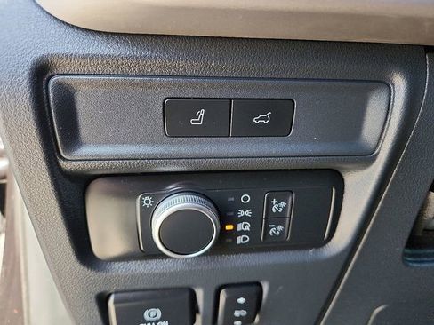 Used 2022 Ford Expedition Max XLT image 13
