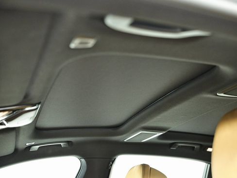 Used 2022 BMW 740i w/ M Sport Package image 19