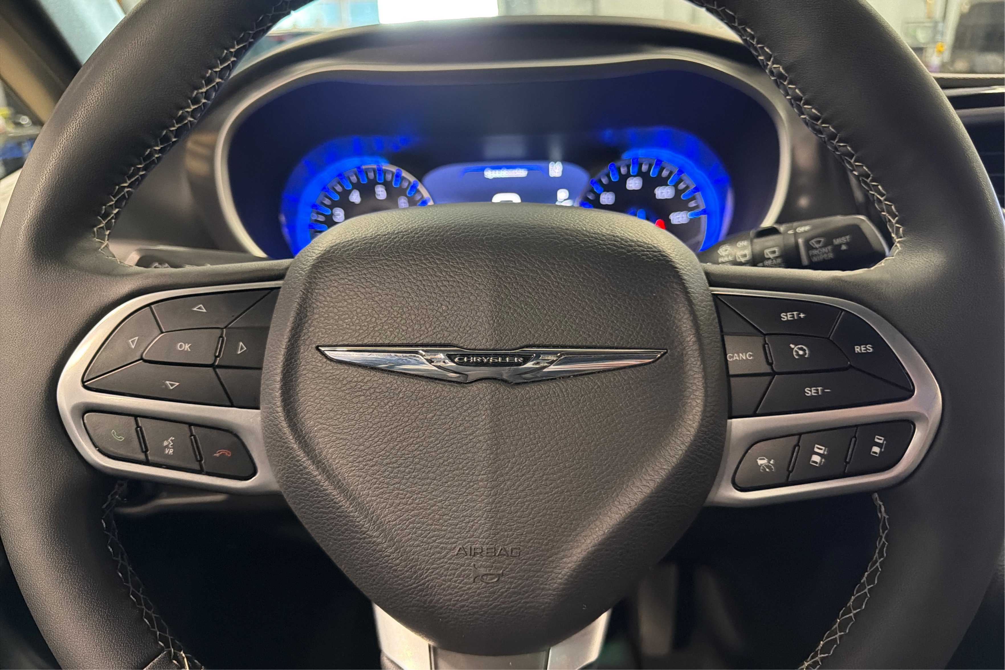 Used 2026 Chrysler Pacifica Select FWD image 23