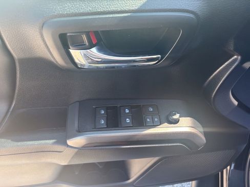 Used 2020 Toyota Tacoma TRD Sport w/ Technology Package AWD/4WD image 12