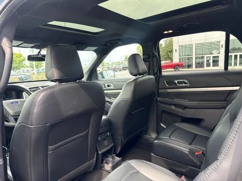 Used 2019 Ford Explorer XLT w/ Equipment Group 202A FWD image 32