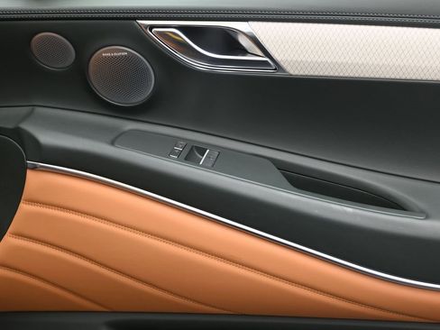 Used 2025 Genesis GV80 3.5T Prestige image 11