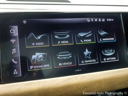 Used 2022 Audi e-tron GT Premium Plus image 18