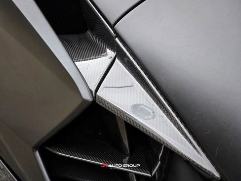 Used 2024 Lamborghini Revuelto AWD/4WD image 14
