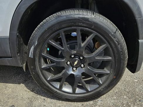 Used 2021 Chevrolet Trax LT w/ Sport Edition FWD image 11