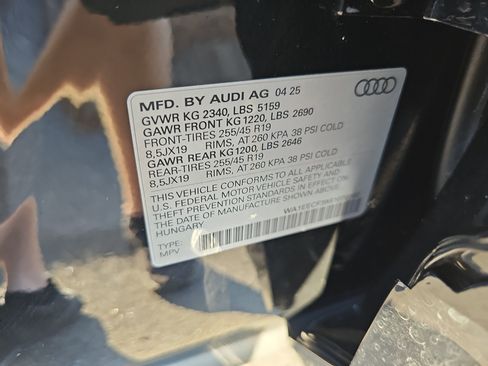 Used 2025 Audi Q3 2.0T Premium Plus w/ Premium Plus Package AWD/4WD image 38