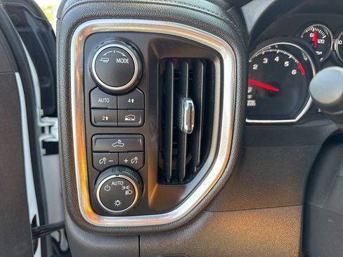 Used 2022 Chevrolet Silverado 1500 LT AWD/4WD image 46