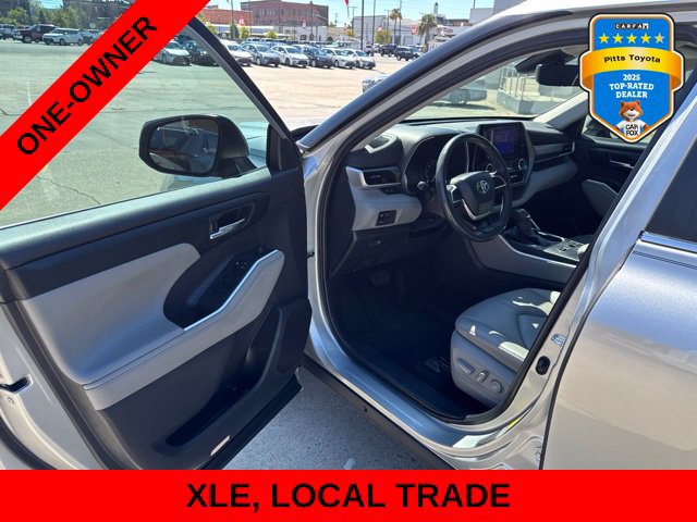 Used 2024 Toyota Highlander XLE FWD image 9