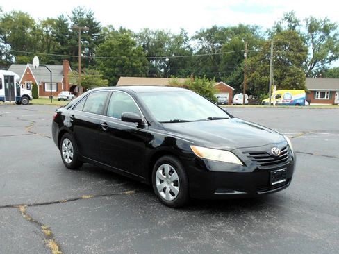 Used 2008 Toyota Camry LE FWD image 3