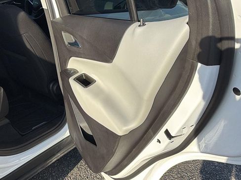 Used 2024 Chevrolet Equinox LS w/ LS Convenience Package FWD image 19