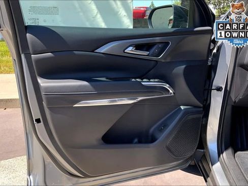 Used 2024 Chevrolet Traverse LT image 23