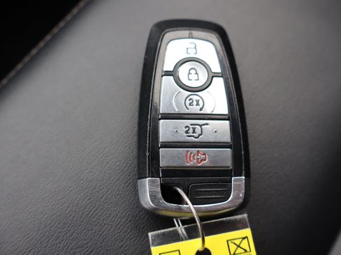 Used 2022 Ford Explorer XLT w/ Equipment Group 202A image 36