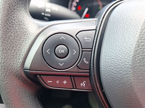 Used 2025 Toyota RAV4 XLE w/ Convenience Package FWD image 21