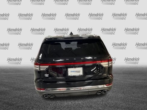 Used 2025 Lincoln Aviator 2WD image 9