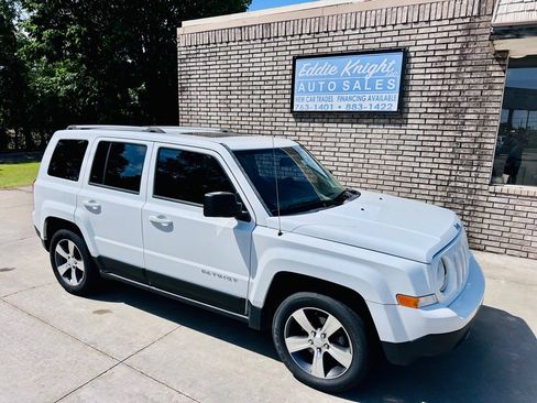 Used 2016 Jeep Patriot High Altitude FWD image 1