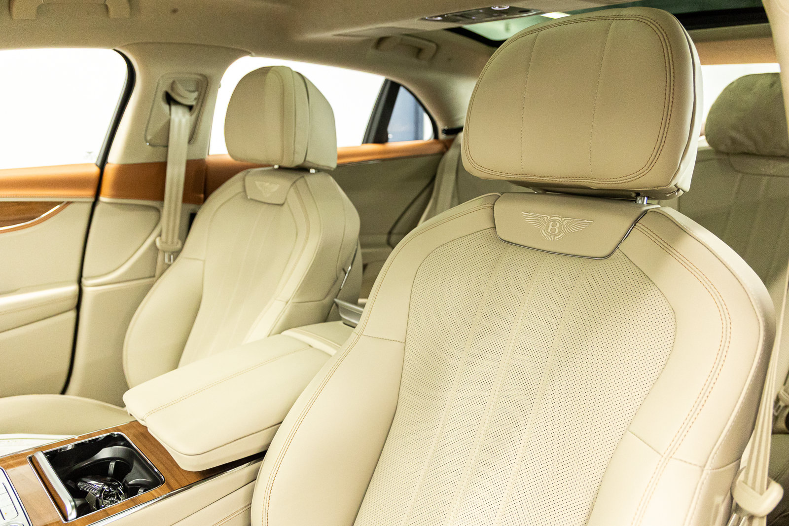 Used 2026 Bentley Flying Spur V8 AWD/4WD image 36