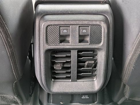 Used 2025 Ford Bronco Outer Banks w/ Sasquatch Package AWD/4WD image 18