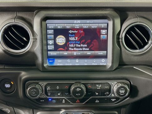 Used 2023 Jeep Wrangler Sahara w/ Cold Weather Group image 19