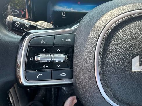 Used 2023 Kia Sorento SX AWD/4WD image 19
