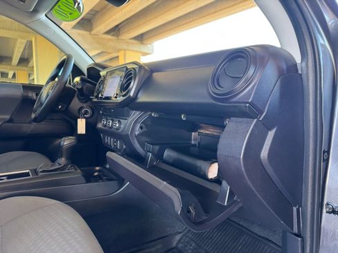 Used 2020 Toyota Tacoma SR image 26
