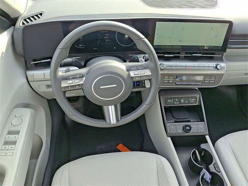 Certified 2025 Hyundai Kona SEL image 21