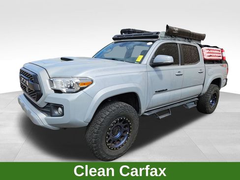 Used 2019 Toyota Tacoma TRD Sport image 3