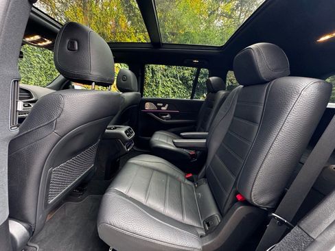 Used 2023 Mercedes-Benz GLS 450 4MATIC image 18