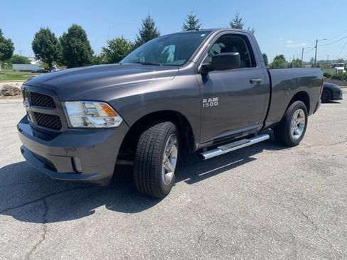 Used 2015 RAM 1500 Express RWD image 3