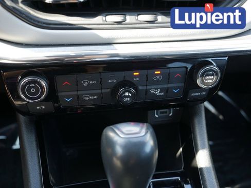 Used 2022 Jeep Compass Limited image 20