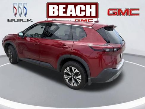 Used 2021 Nissan Rogue SV FWD image 2