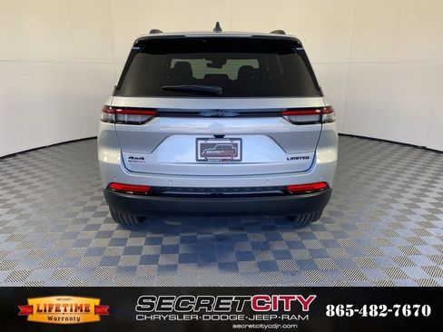 New 2025 Jeep Grand Cherokee Limited w/ Black Appearance Package image 6