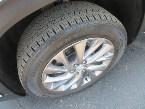 Certified 2025 Buick Enclave Preferred FWD image 14