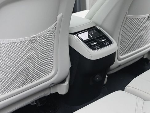 New 2026 Volvo XC90 B6 Ultra image 29