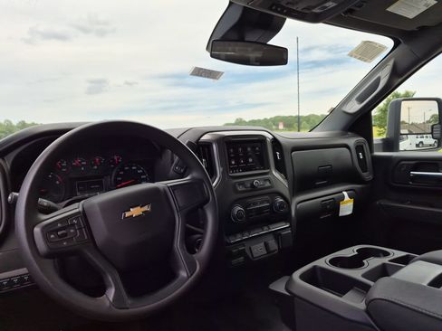 Used 2025 Chevrolet Silverado 3500 W/T w/ WT Convenience Package AWD/4WD image 24