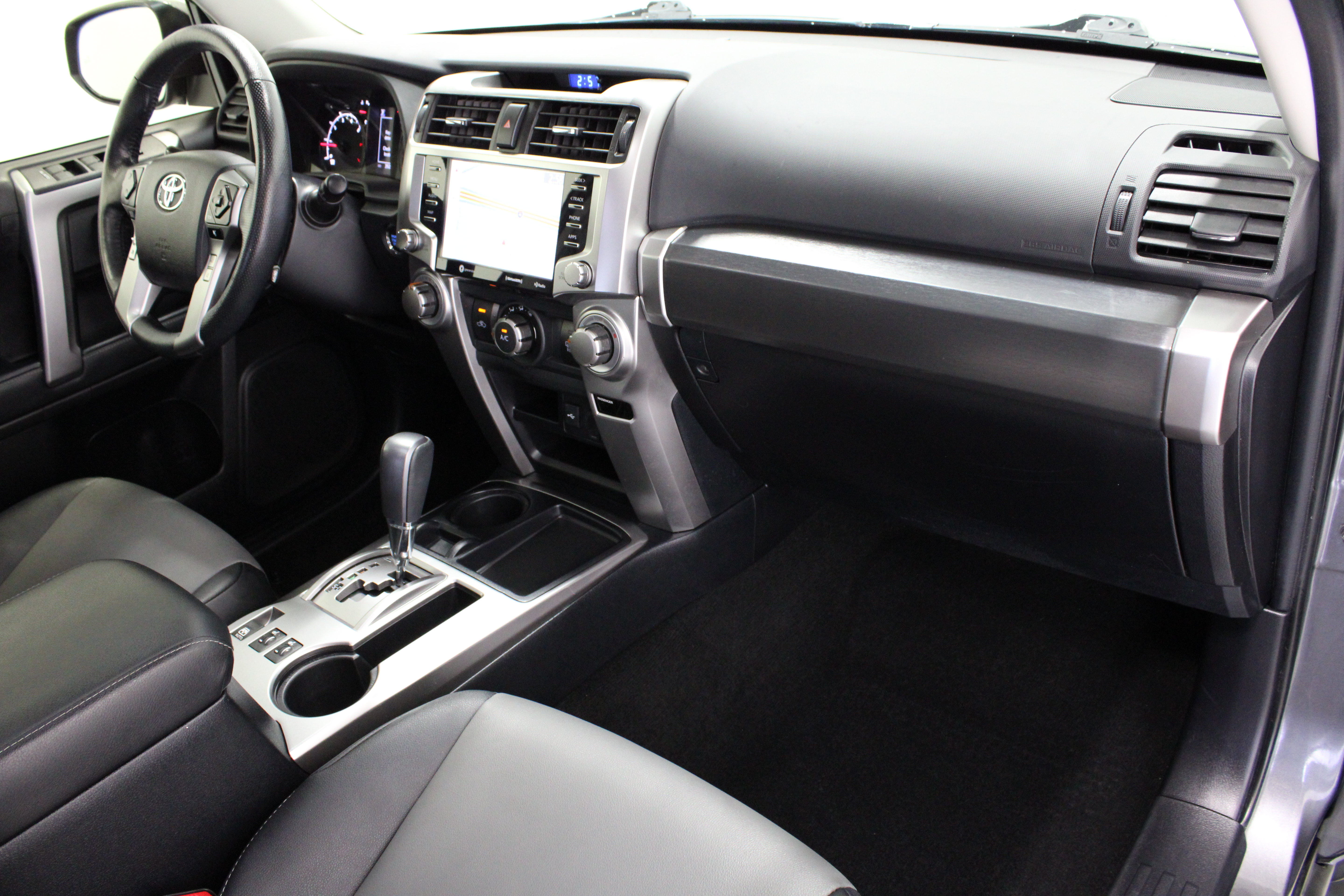 Used 2023 Toyota 4Runner SR5 Premium w/ Moonroof Package RWD image 37