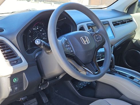 Used 2016 Honda HR-V EX image 10