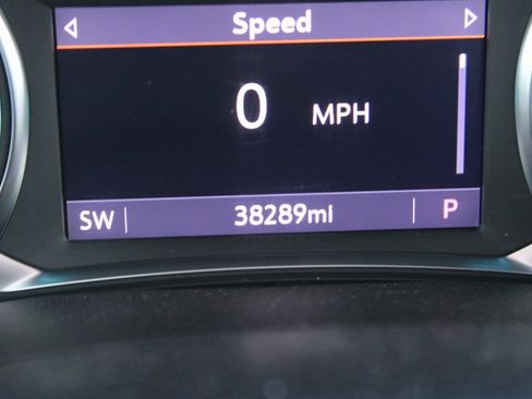 Used 2023 Chevrolet Traverse LT image 11