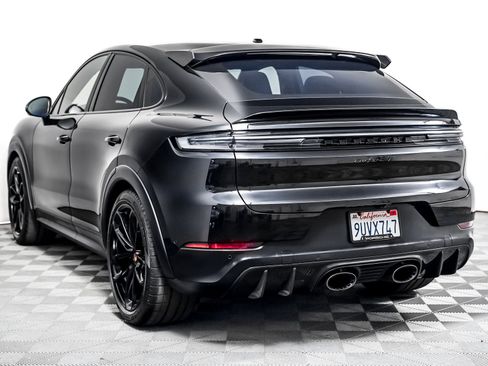 Certified 2025 Porsche Cayenne Turbo GT AWD/4WD image 3